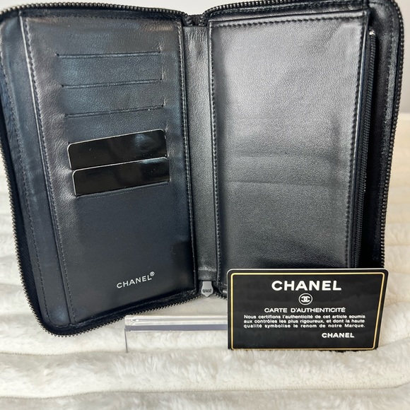 💯 Authentic Chanel Travel line Zippy Wallet - Picture 2 of 2